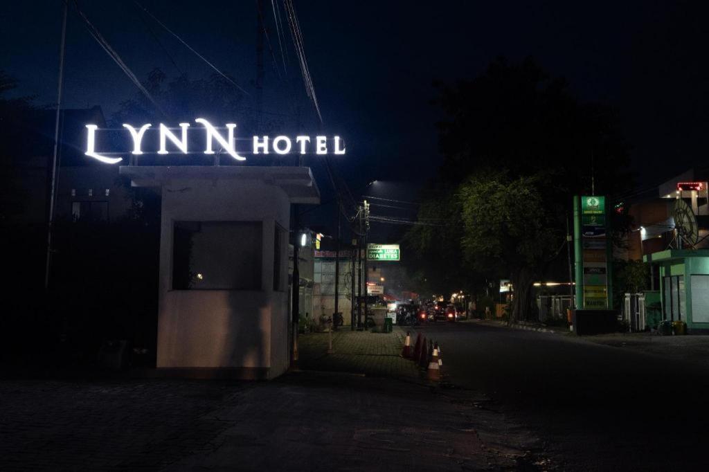 Lynn Hotel Serang Dış mekan fotoğraf
